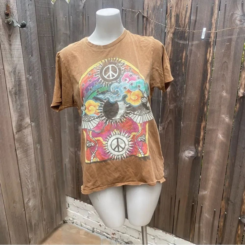 O’Neill Brown Graphic T-Shirt with Peace Symbols size XS